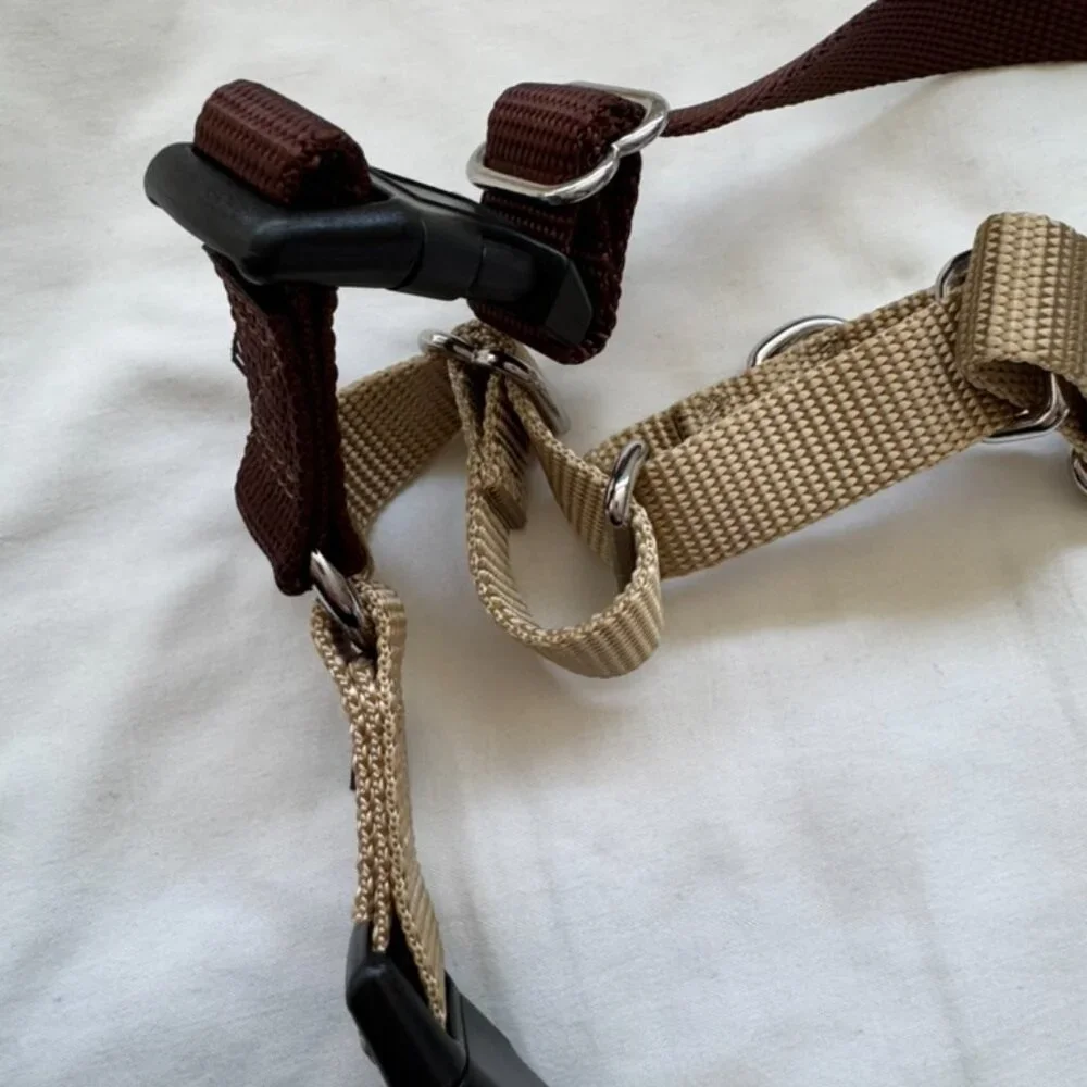 NWT PetSafe Easy Walk No-Pull Dog Harness, Size Medium, Fawn/Brown Color